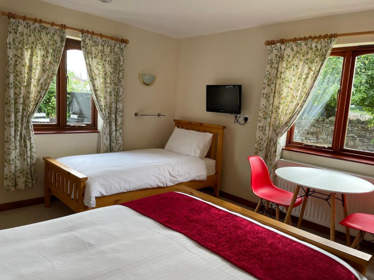 Sunset House Bed & Breakfast Newton Reigny Bagian luar foto